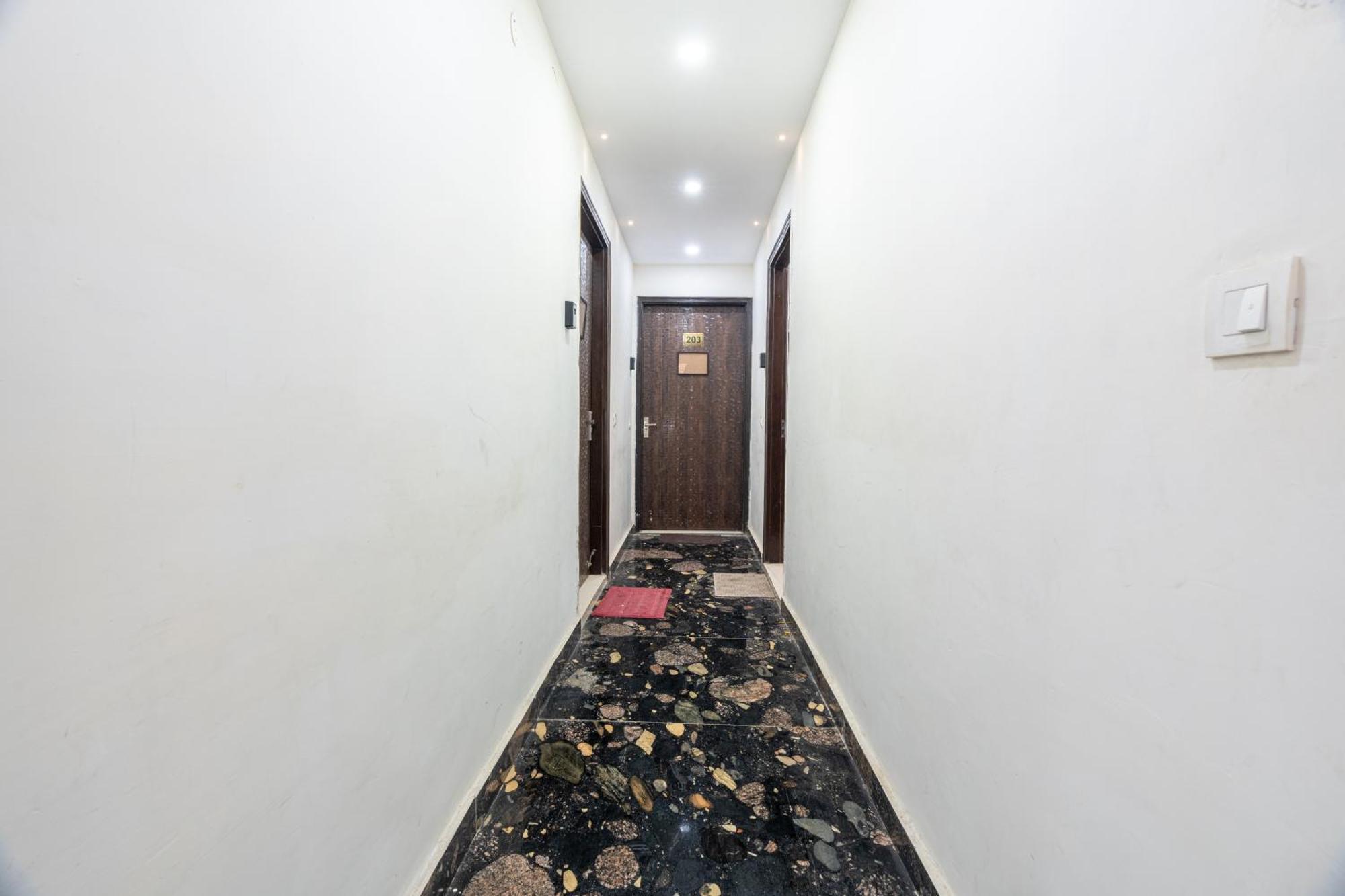 Homlee-vintage 2bhk With Fort/park View Apartment